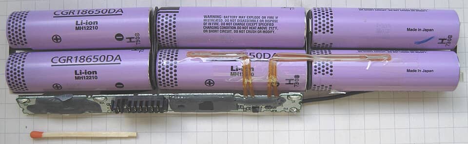Dãy cell pin lithium 18650 màu tím ghép thành khối pin