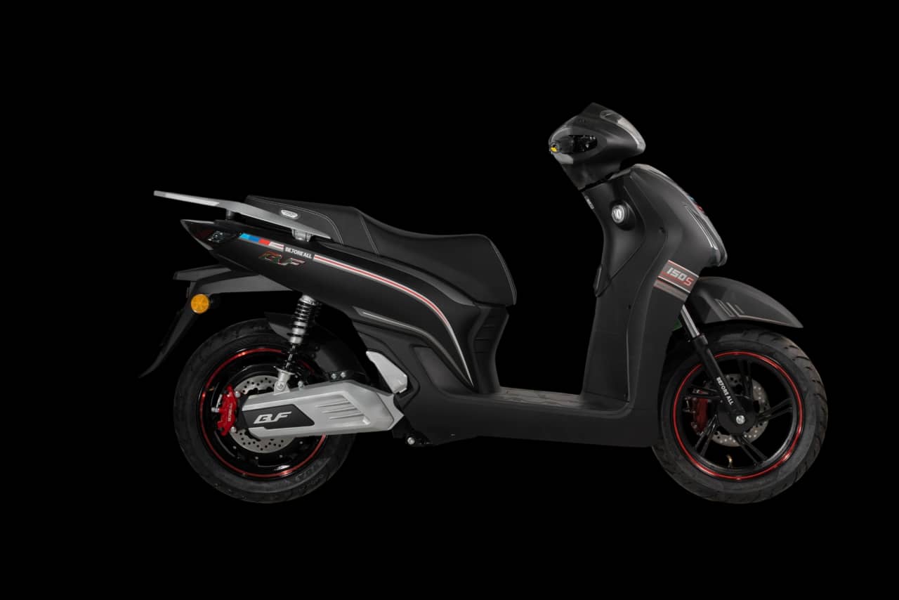 Xe máy điện Before All BF150S màu đen mờ, góc 1/17