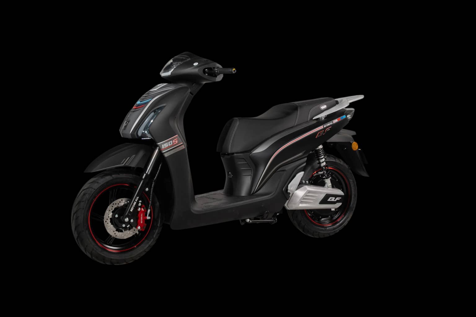 Before All BF150S màu đen mờ chụp studio, nhìn chéo phía trước