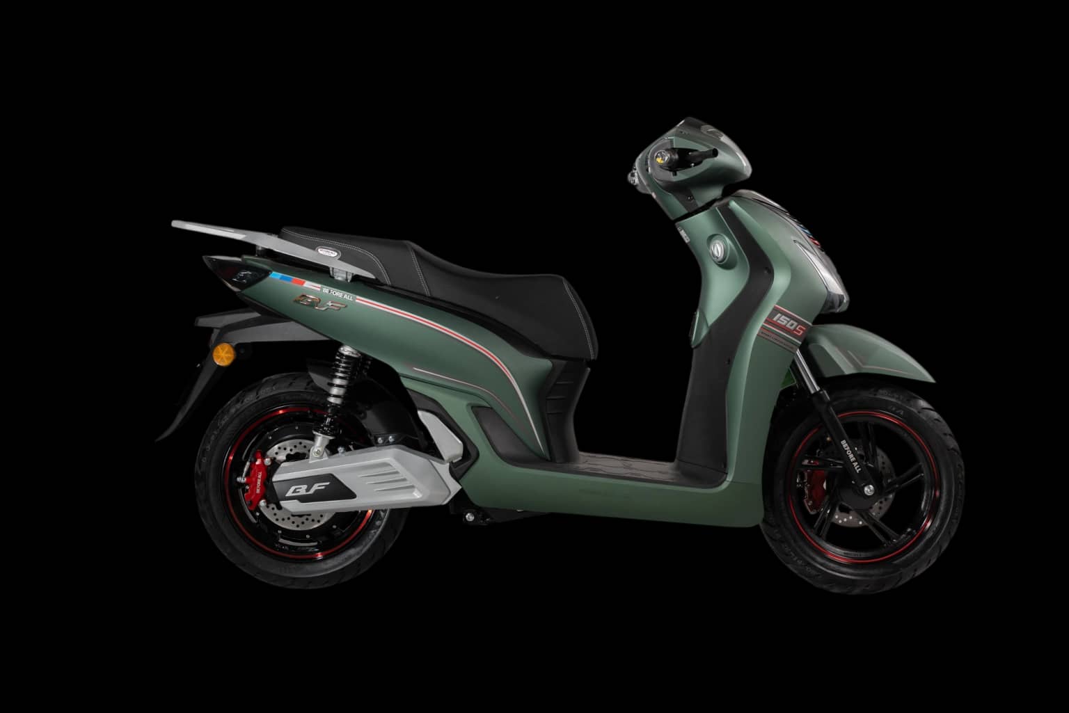 Before All BF150S màu lục bảo mờ chụp studio, nhìn ngang thân xe