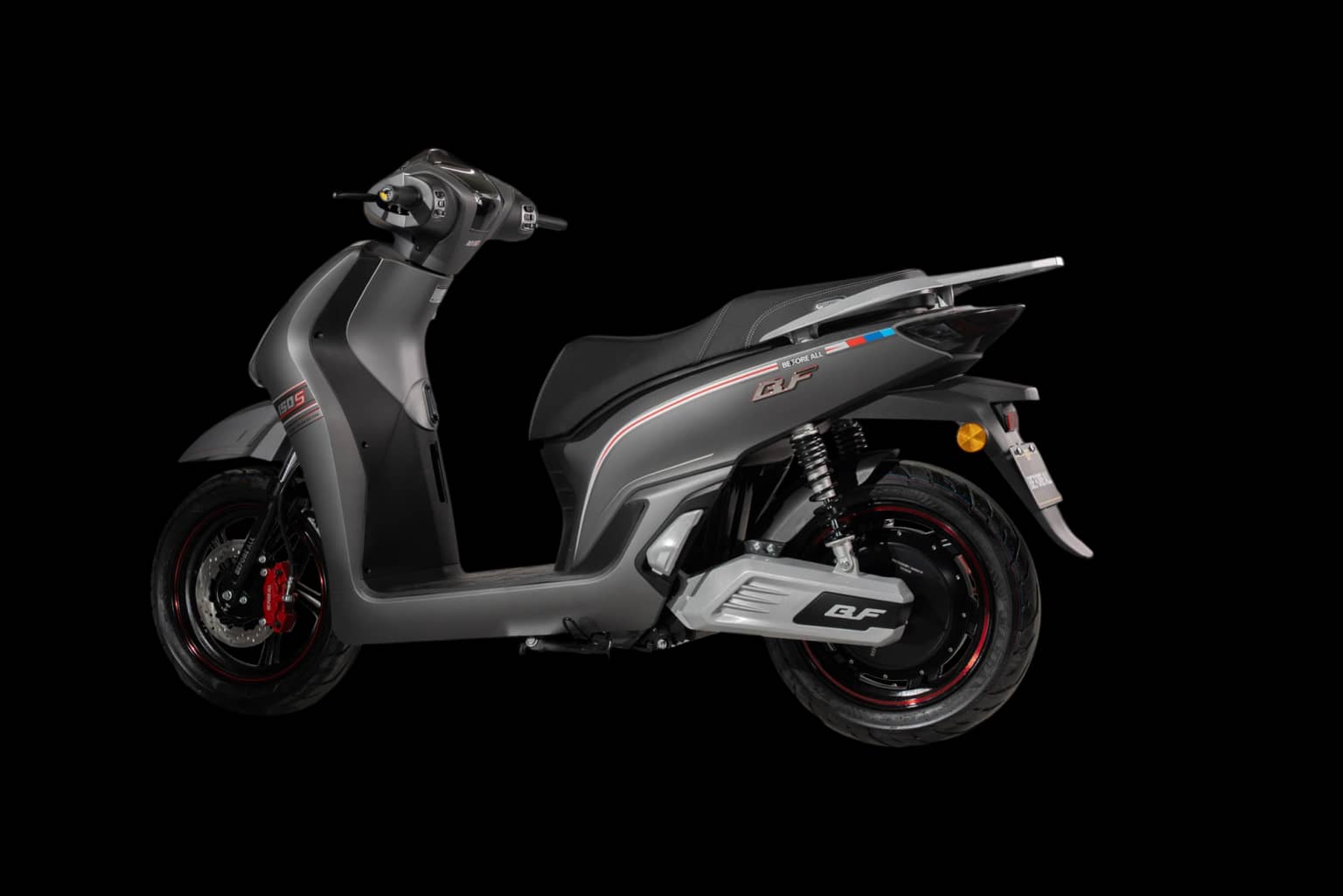 Before All BF150S màu xám mờ chụp studio trên nền đen