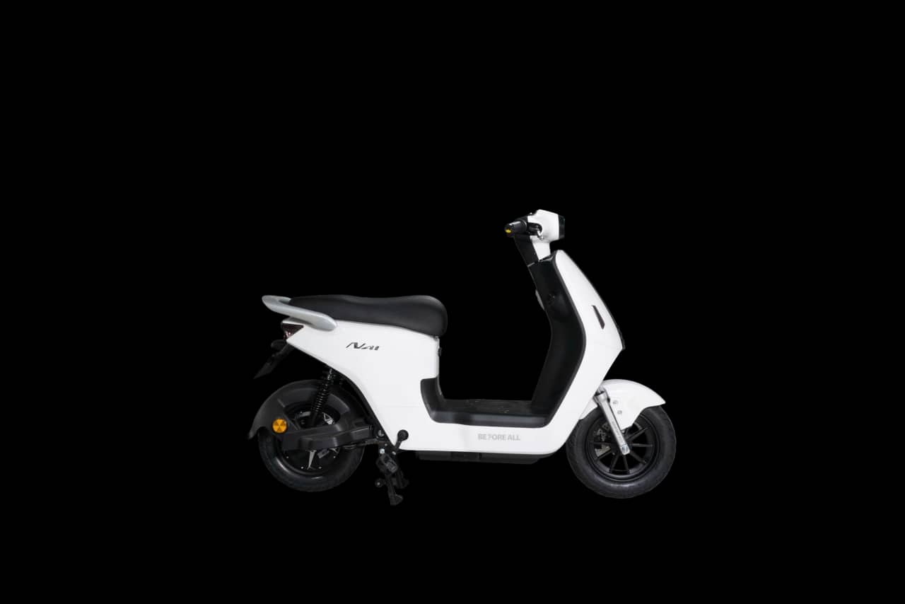 Xe máy điện Before All NAI màu trắng, góc 1/10